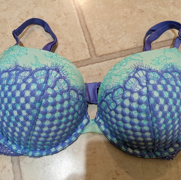 NWOT Victoria's Secret Push Up Bra - Picture 2 of 4
